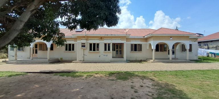3 Unit Rental apartments for Sale in Maroon quaters, Soroti City